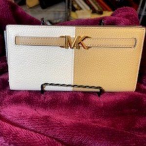 MICHAEL KORS NWT LEATHER LONG WALLET